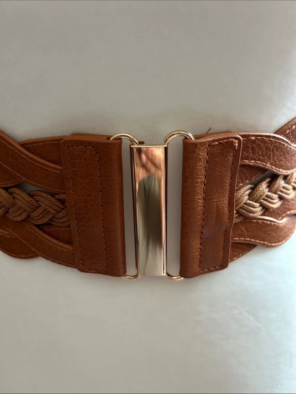 Source Unknown Tan Braided Stretch Waist Belt with Gold Clasp